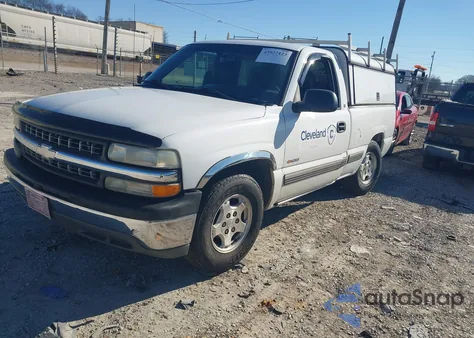 2000 Chevrolet Silverado 1500 from USA, damaged, VIN 1GCEC14W4YZ274388